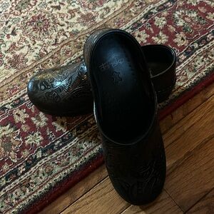 Dansko size 38